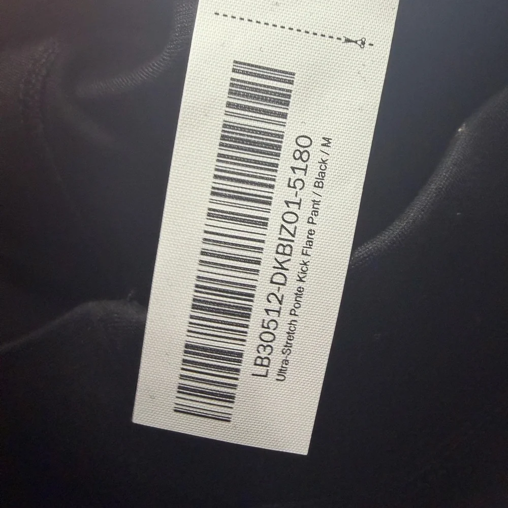 Quince Ultra Stretch Ponte Kick Flare Black Pants Size Medium. - Picture 7 of 7